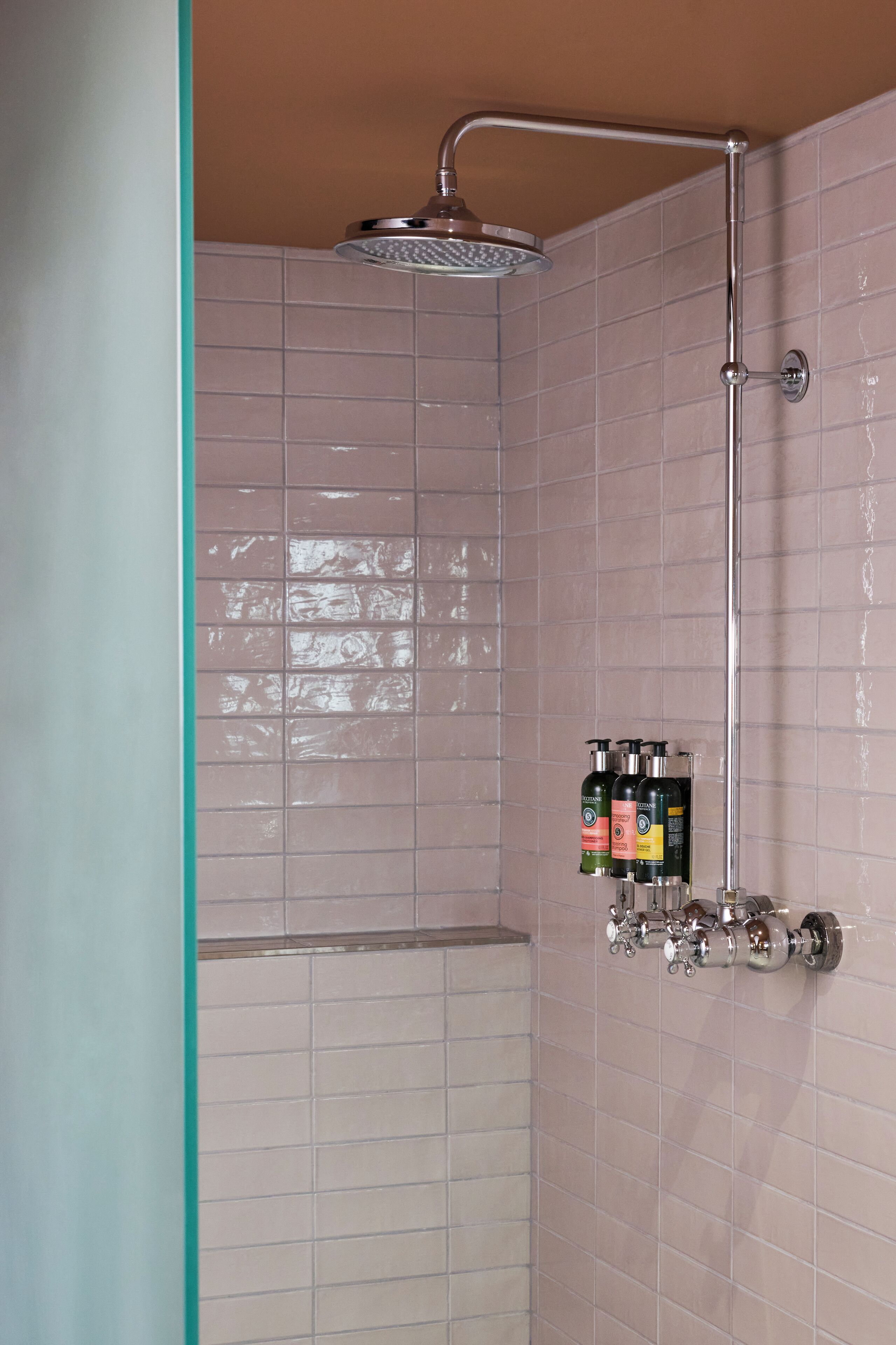 junior suite | bathroom | separate bathtub and shower, free toiletries, hair dryer, towels