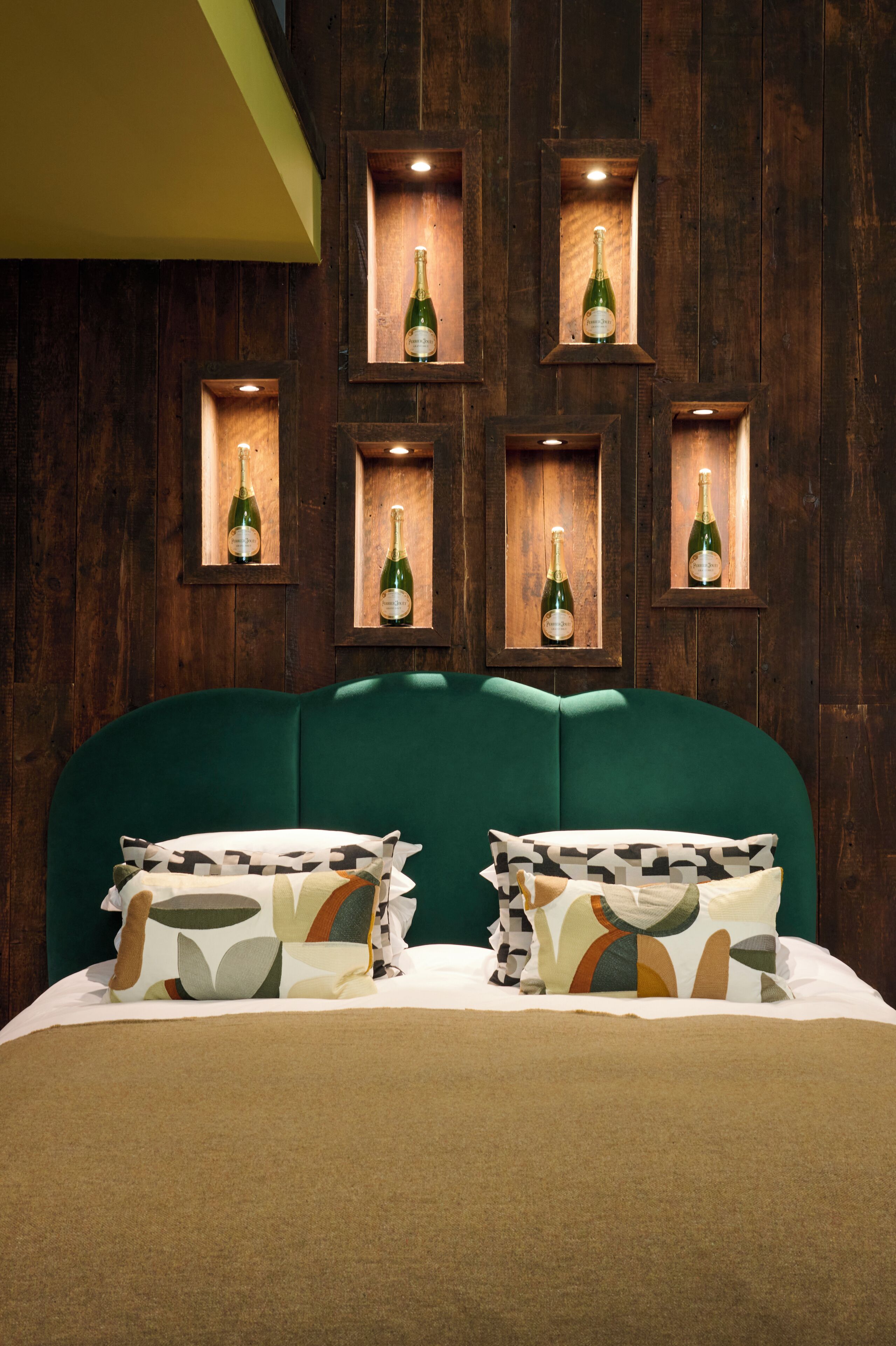 signature suite | egyptian cotton sheets, premium bedding, desk, iron/ironing board