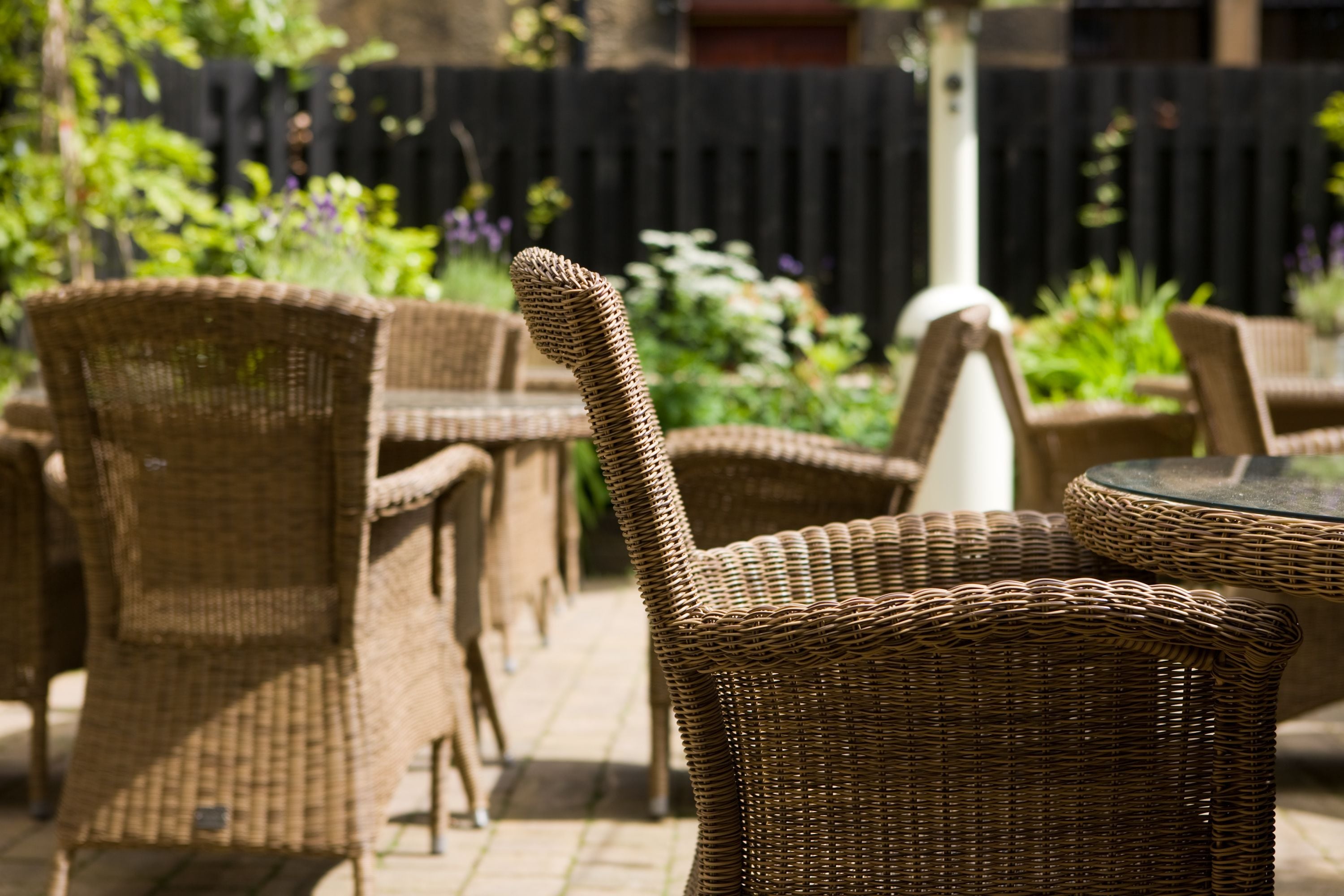 breakfast, lunch, dinner served; british cuisine