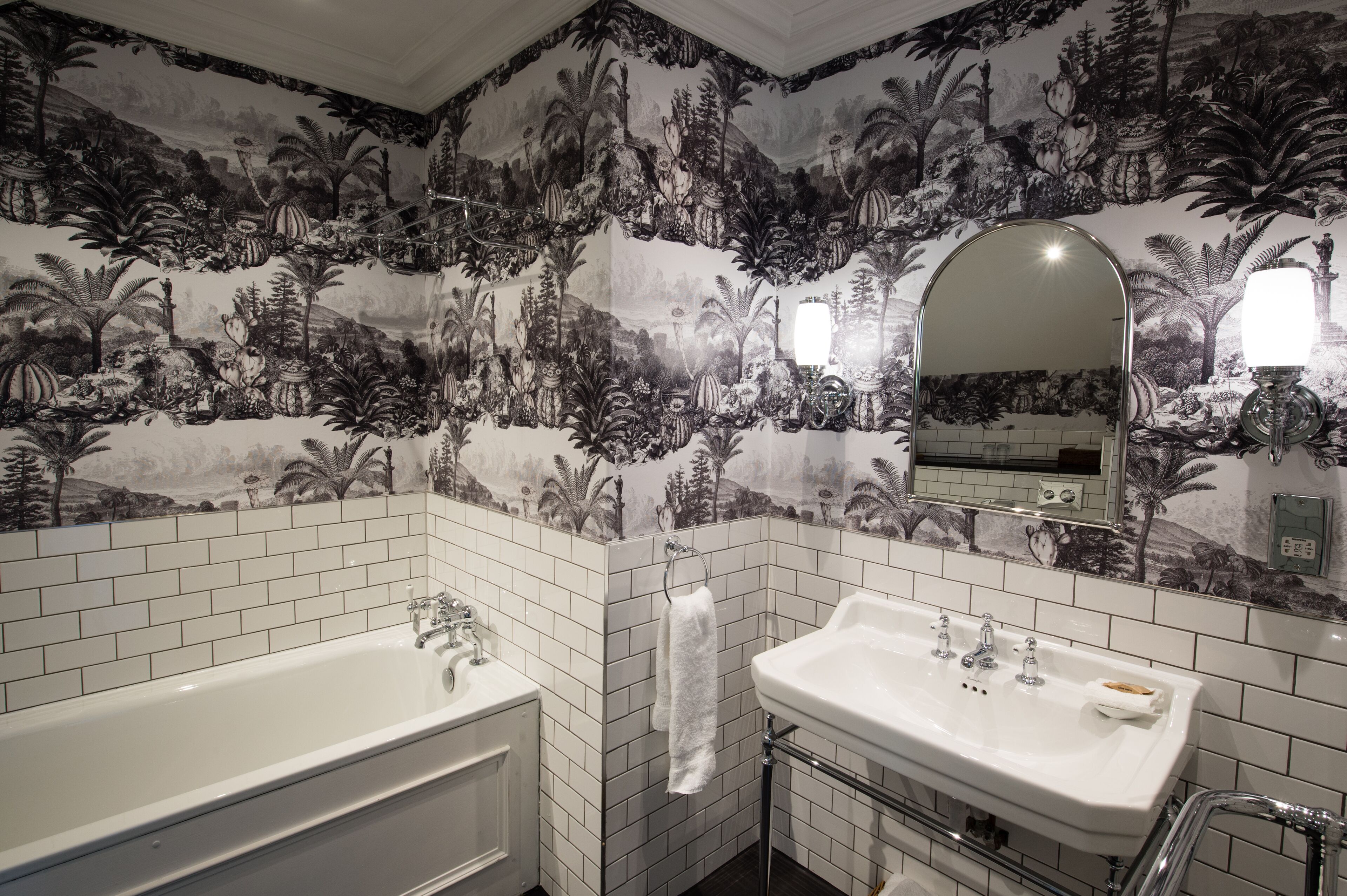 deluxe room | bathroom | free toiletries, hair dryer, towels, soap