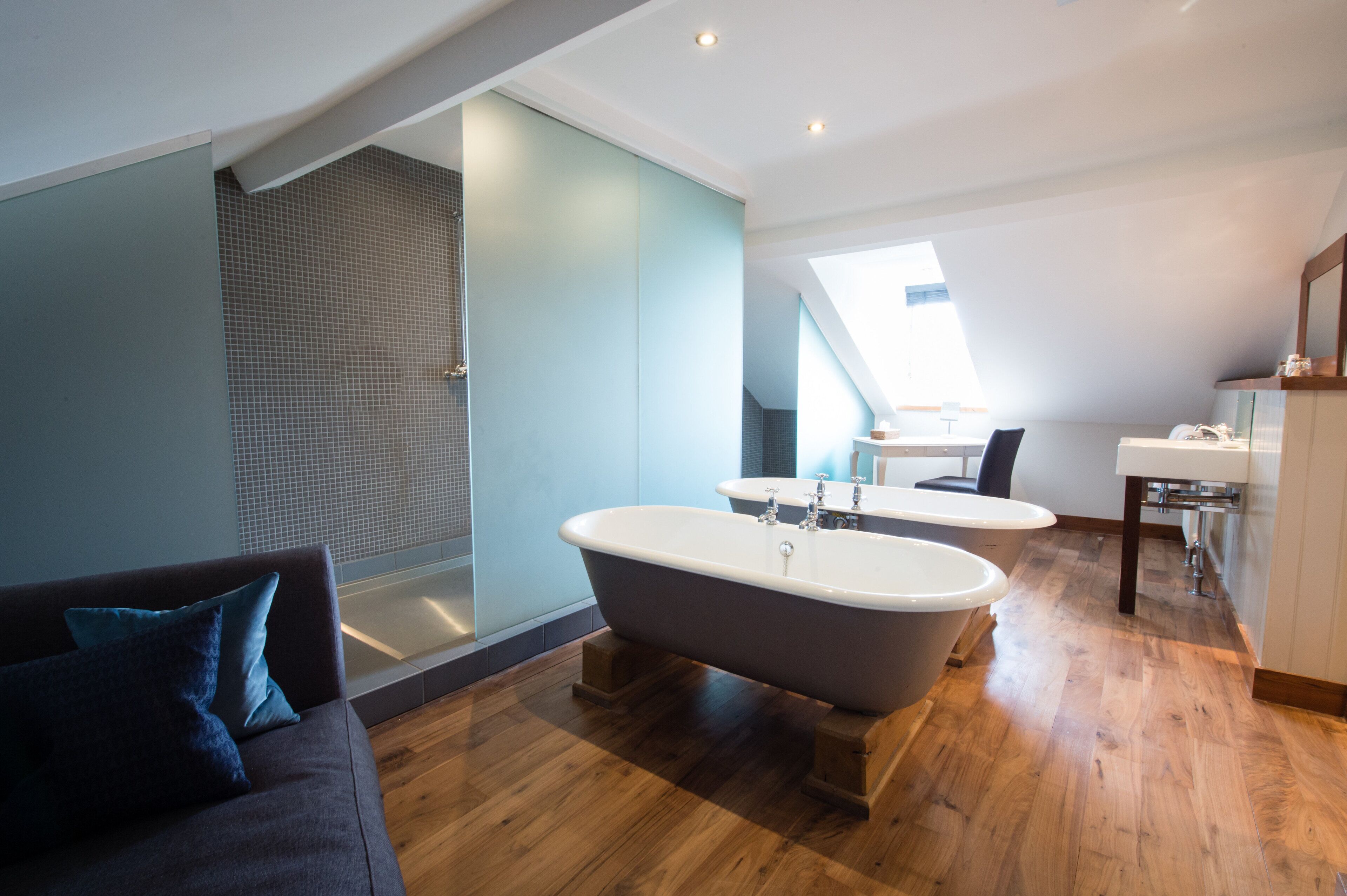 signature suite | bathroom | free toiletries, hair dryer, towels, soap