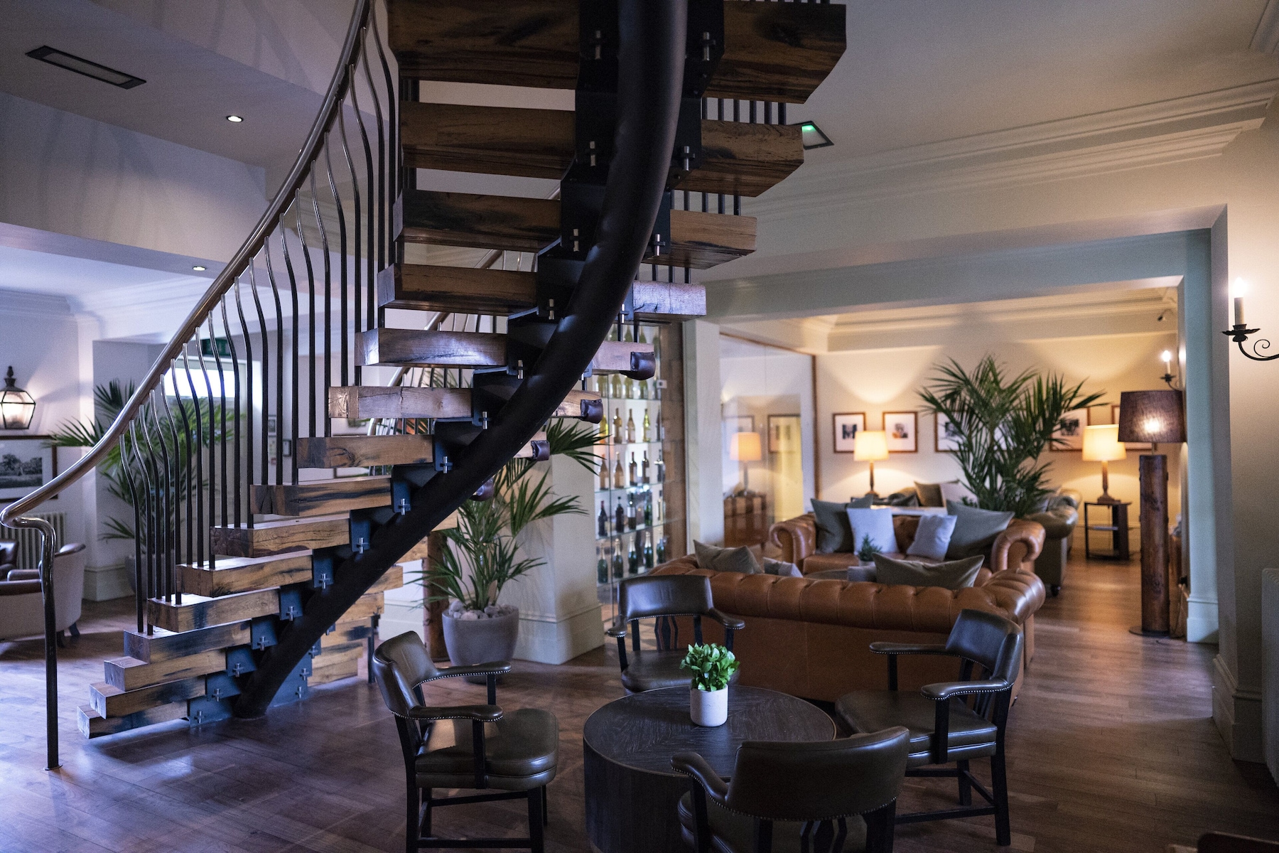 Breakfast, lunch, dinner served; British cuisine, al fresco dining