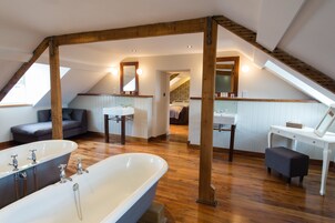 Signature Suite | Egyptian cotton sheets, premium bedding, desk, blackout drapes