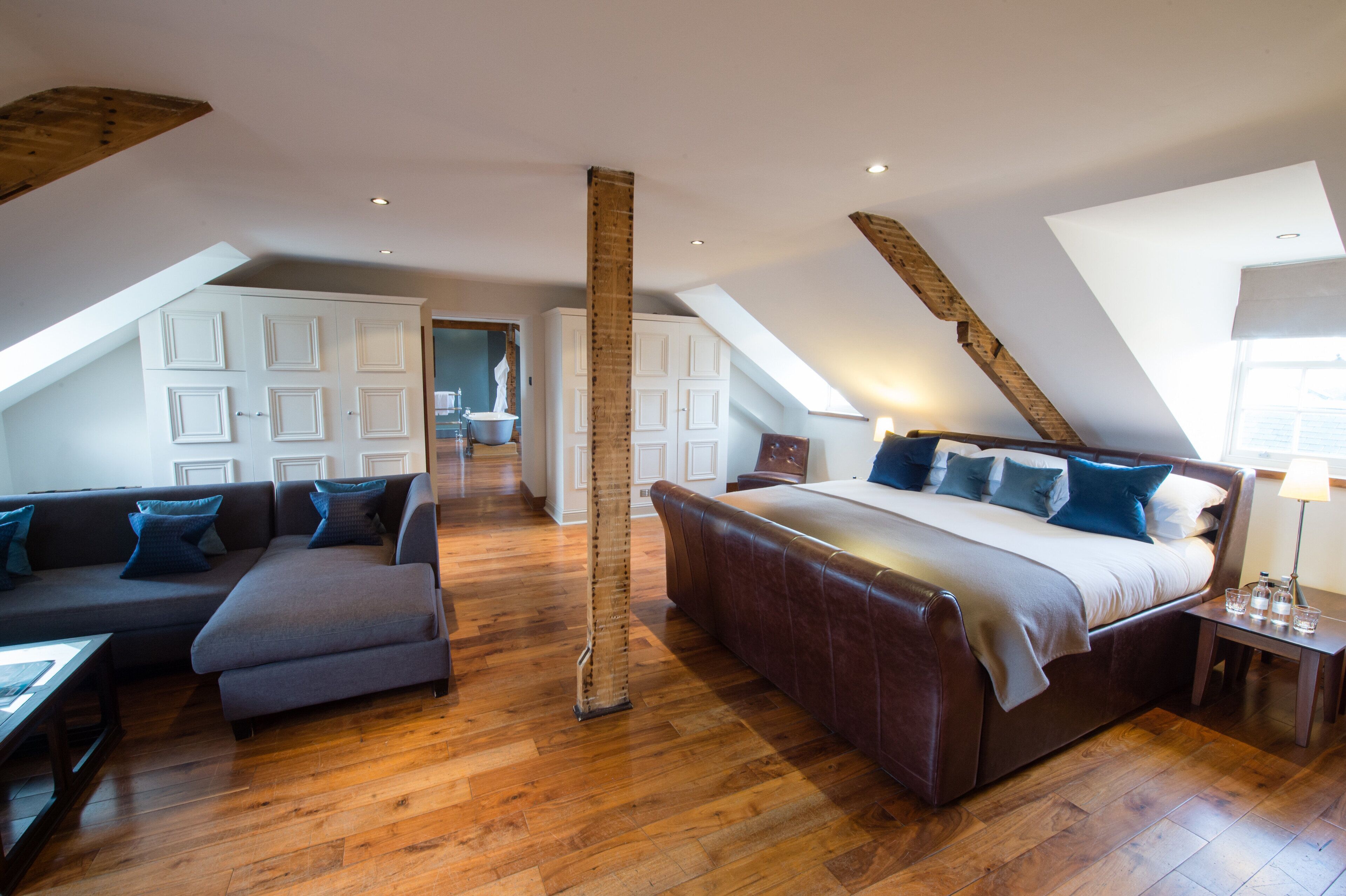 signature suite | egyptian cotton sheets, premium bedding, desk, blackout curtains