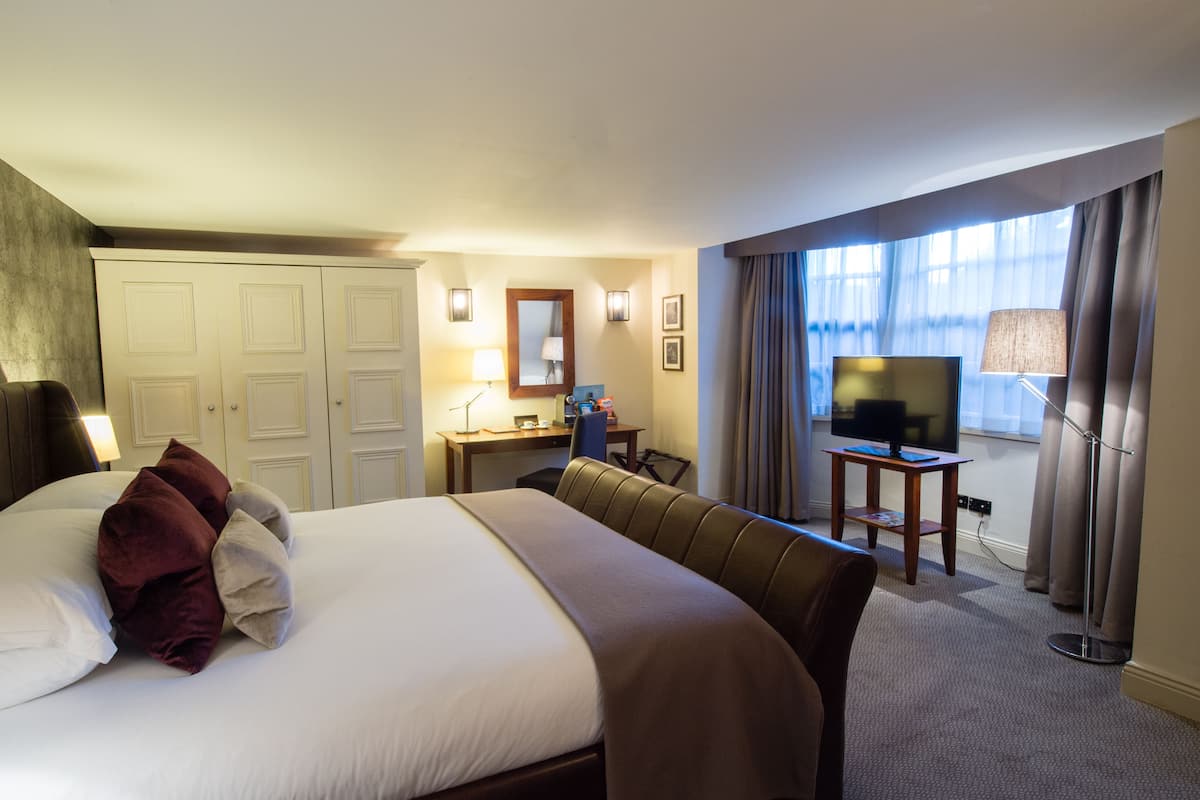 Classic Double Room (Basement - Private Entrance)