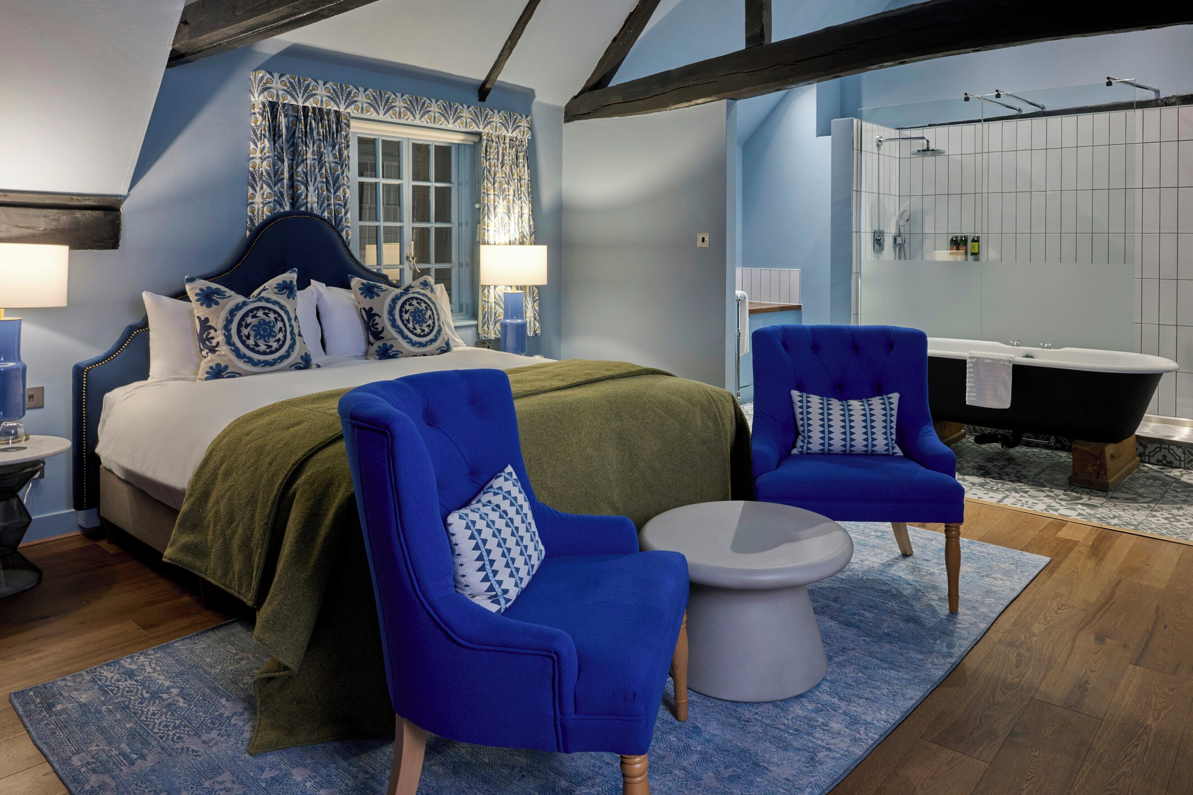 Lakens van Egyptisch katoen, luxe beddengoed, een bureau