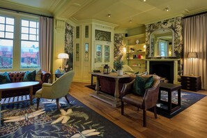 Kawasan tempat duduk lobi