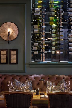 Frokost, lunsj og middag serveres, britiske retter 