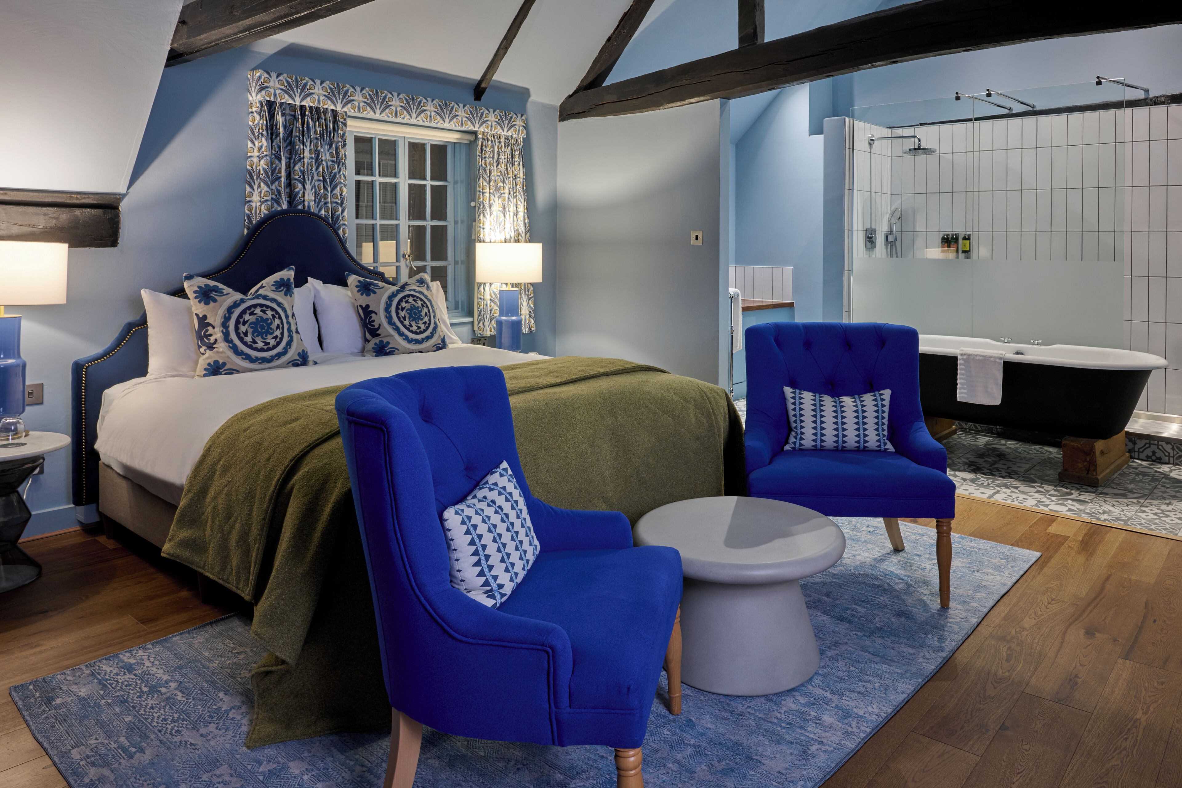 Junior Suite | Egyptian cotton sheets, premium bedding, desk, blackout curtains