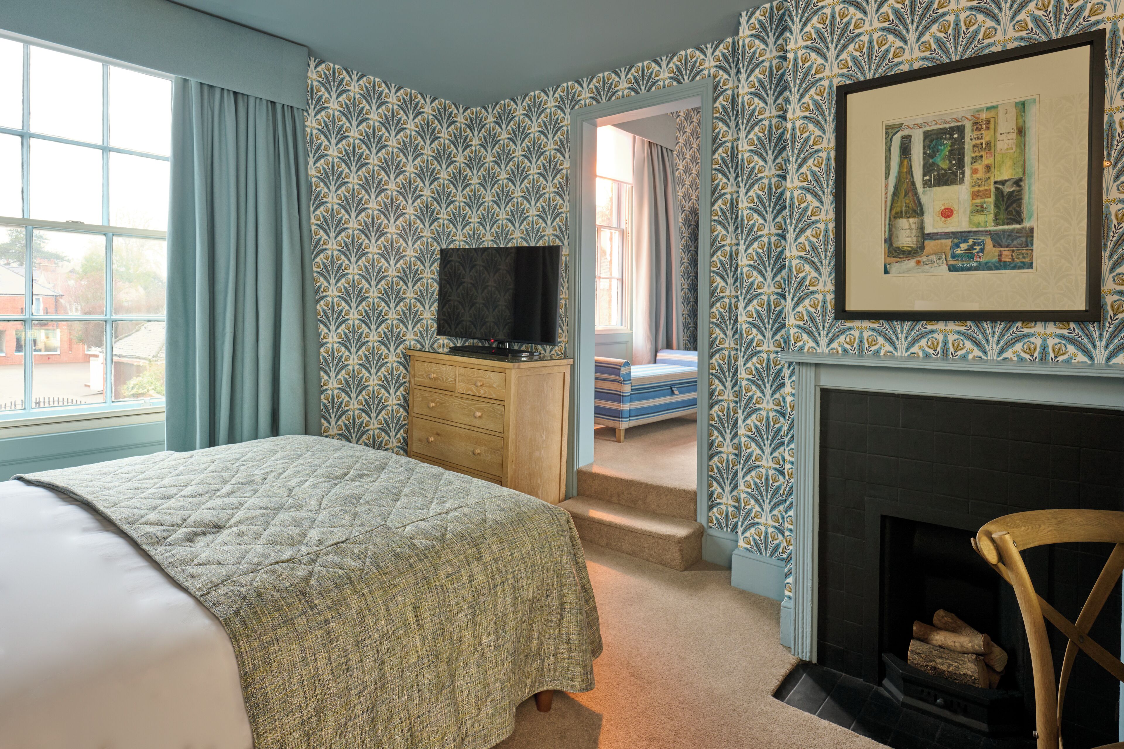 Classic Room | Egyptian cotton sheets, premium bedding, desk, blackout curtains