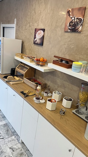 Desayuno buffet diario (EUR 11 por persona)