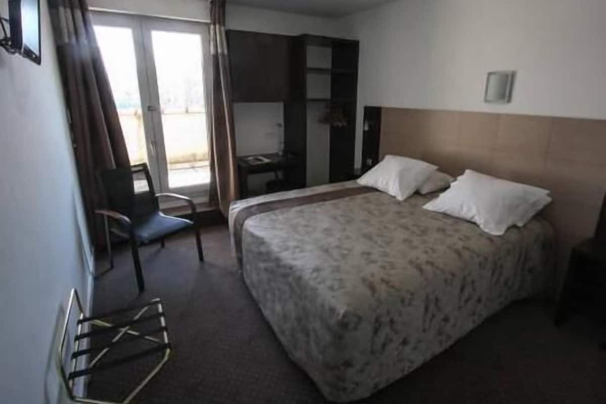 办公桌、隔音、免费婴儿床、折叠床/加床(额外收费)