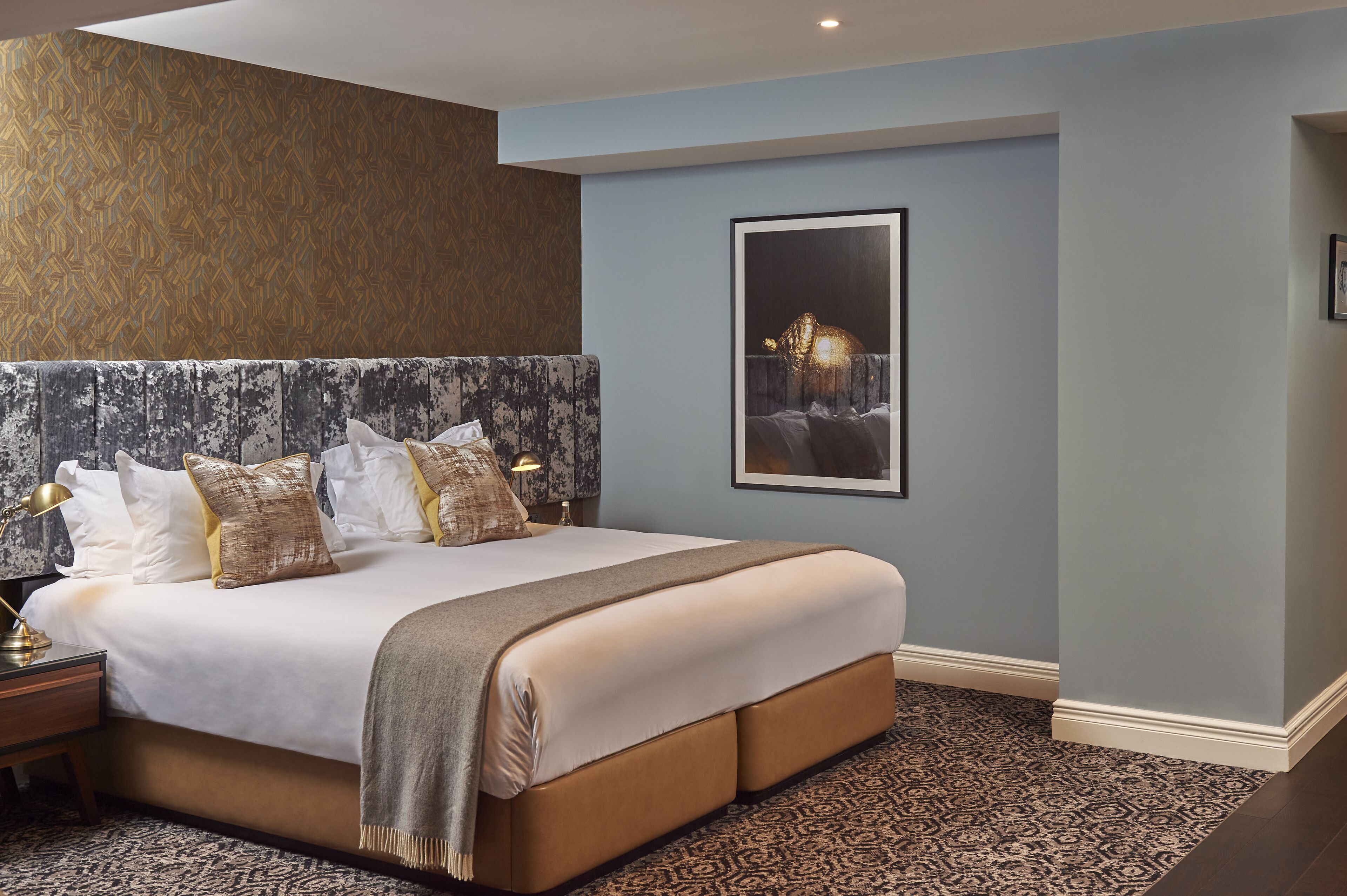 Egyptian cotton sheets, premium bedding, in-room safe, desk