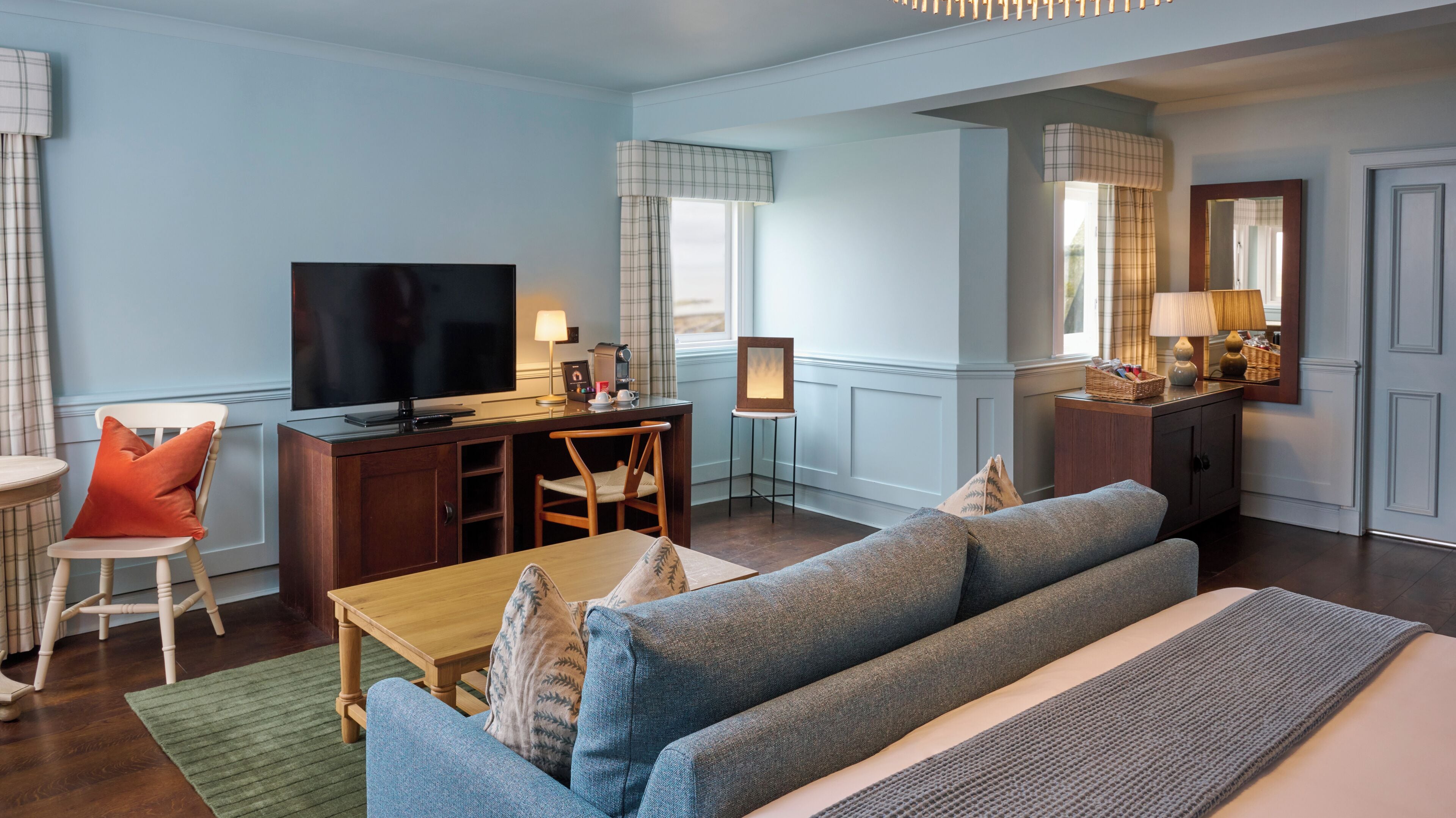 suite | 1 bedroom, egyptian cotton sheets, premium bedding, in-room safe