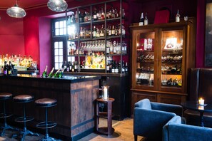 Bar (on property) - Hotel du Vin & Bistro Tunbridge Wells (Royal Tunbridge Wells)