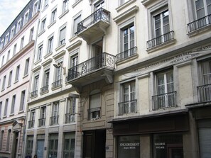 Mặt tiền nơi lưu trú