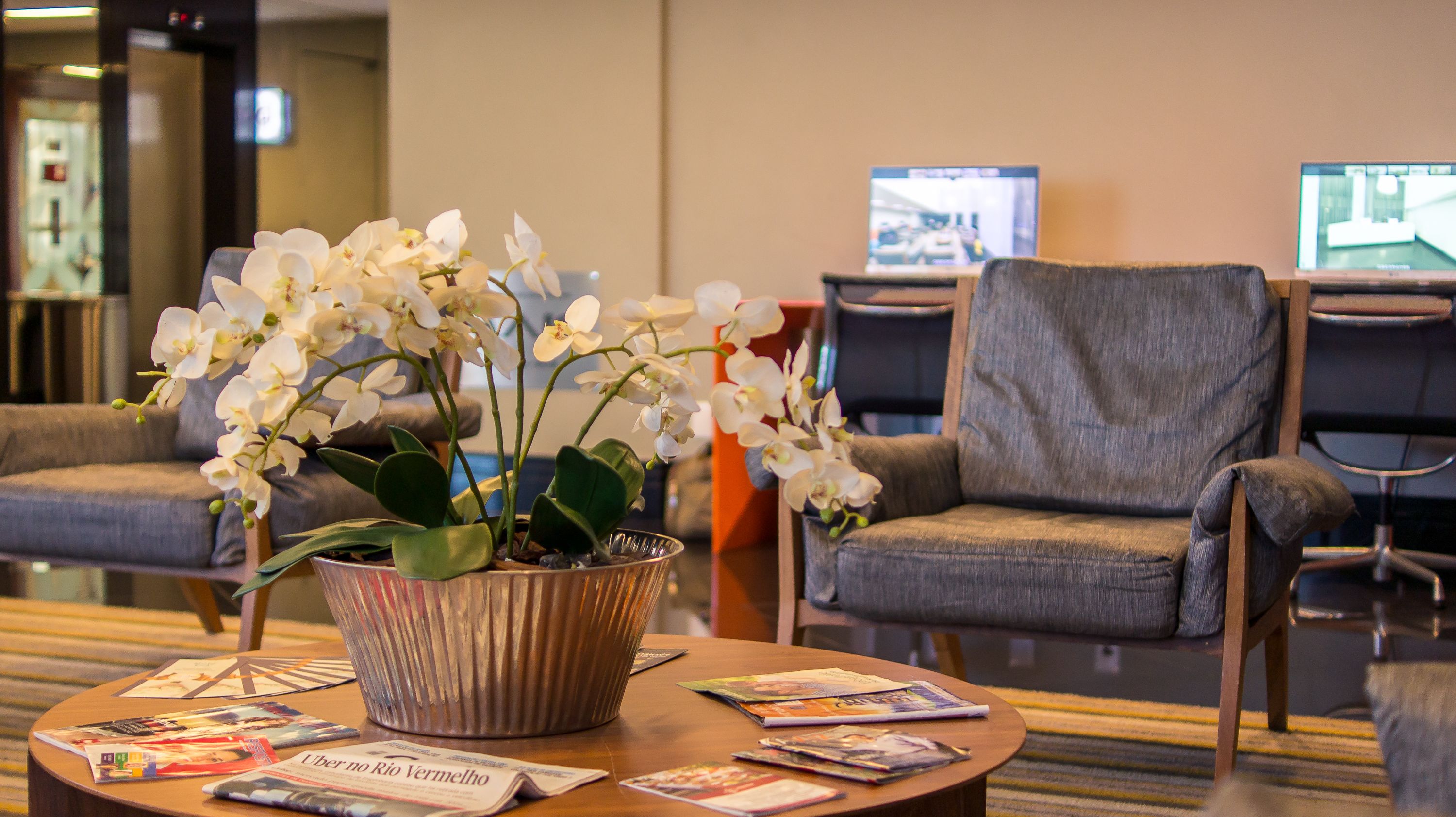 32-inch lcd tv with cable channels, tv