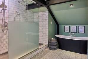 城市客房 | 浴室 | 免费洗浴用品、吹风机、毛巾、肥皂