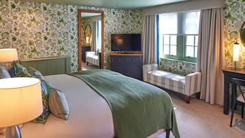 Habitación clásica | Sábanas de algodón egipcio, ropa de cama de alta calidad y escritorio