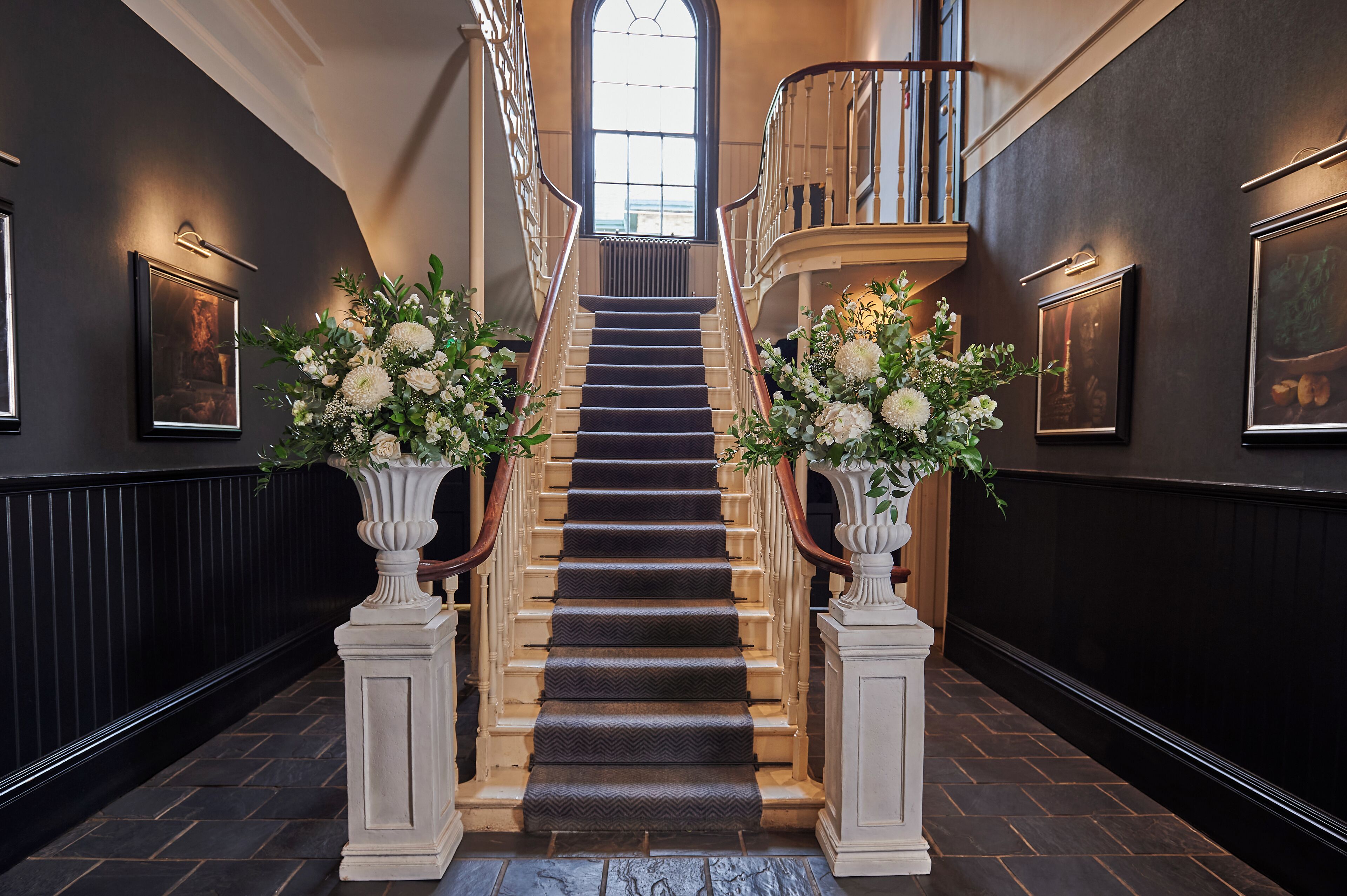 Handrails in stairways