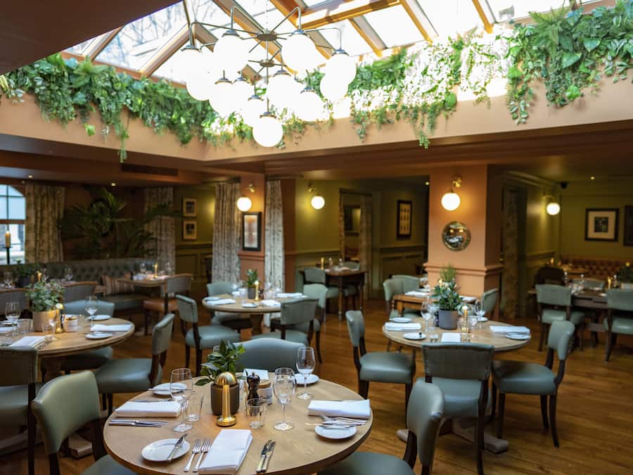 Breakfast, lunch, dinner served; French cuisine