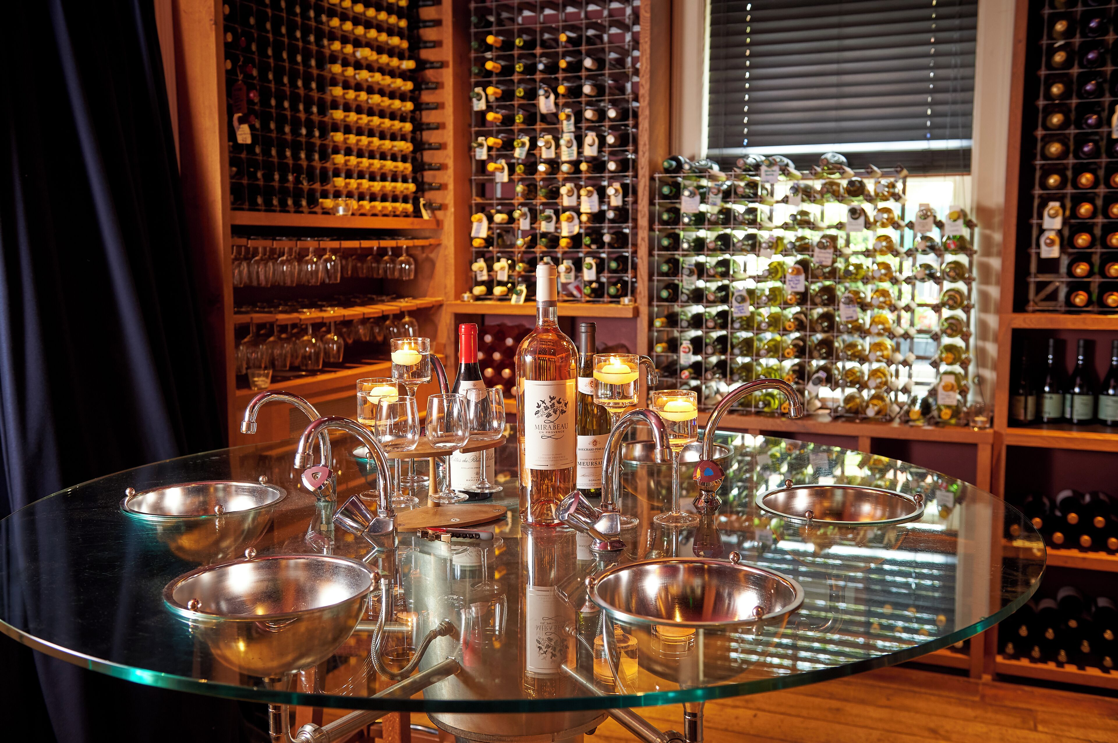 breakfast, lunch, dinner served; french cuisine