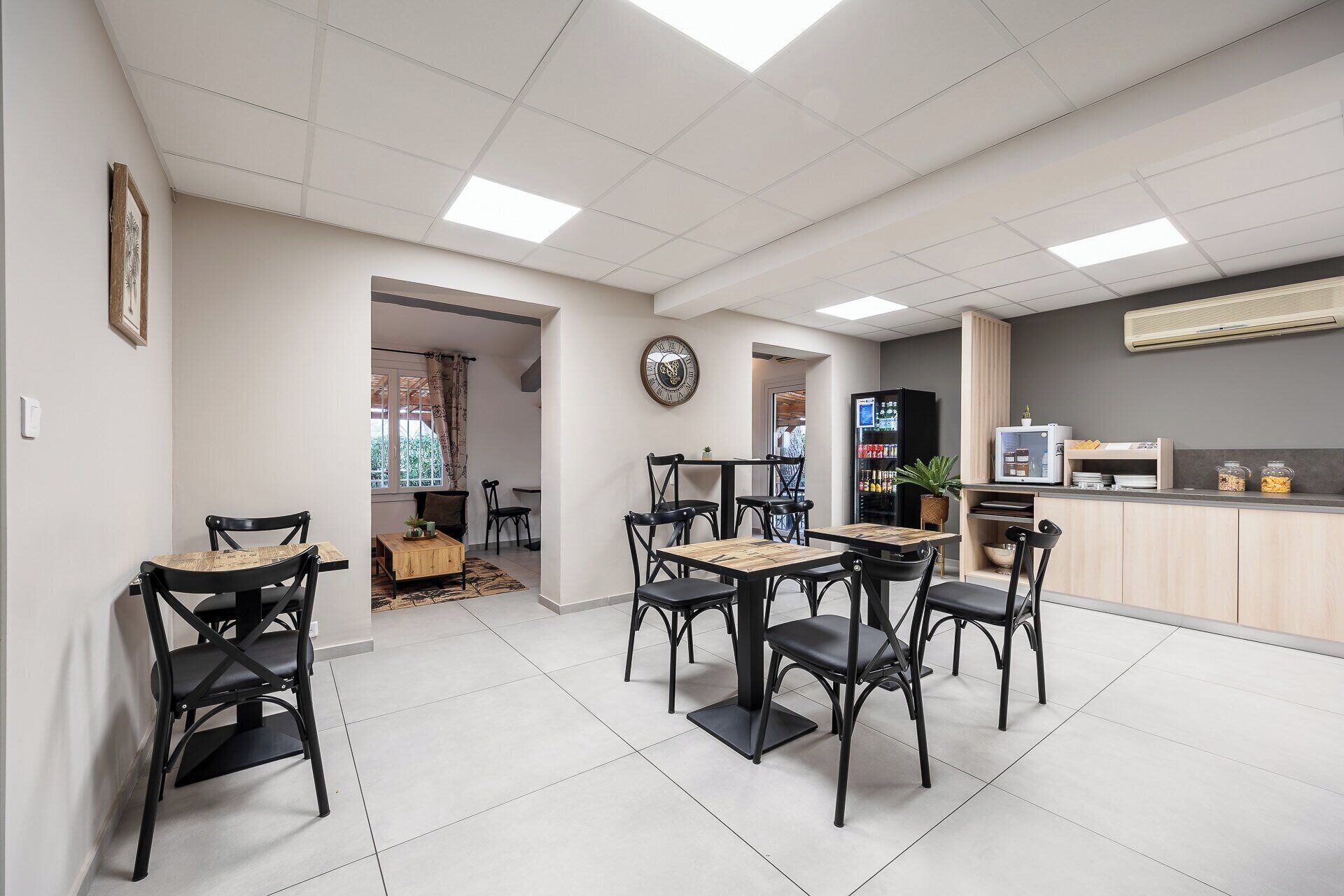 Daily buffet breakfast (EUR 11 per person)