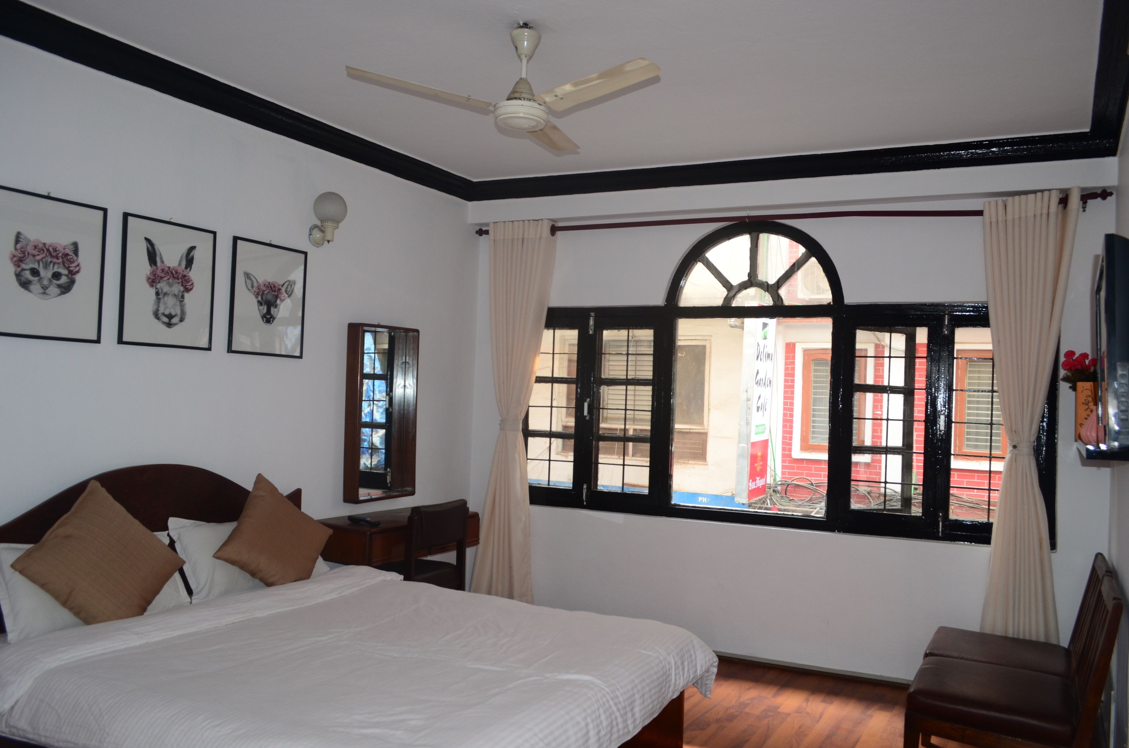 deluxe double or twin room, private bathroom | individually decorated, individually furnished, desk, rollaway beds