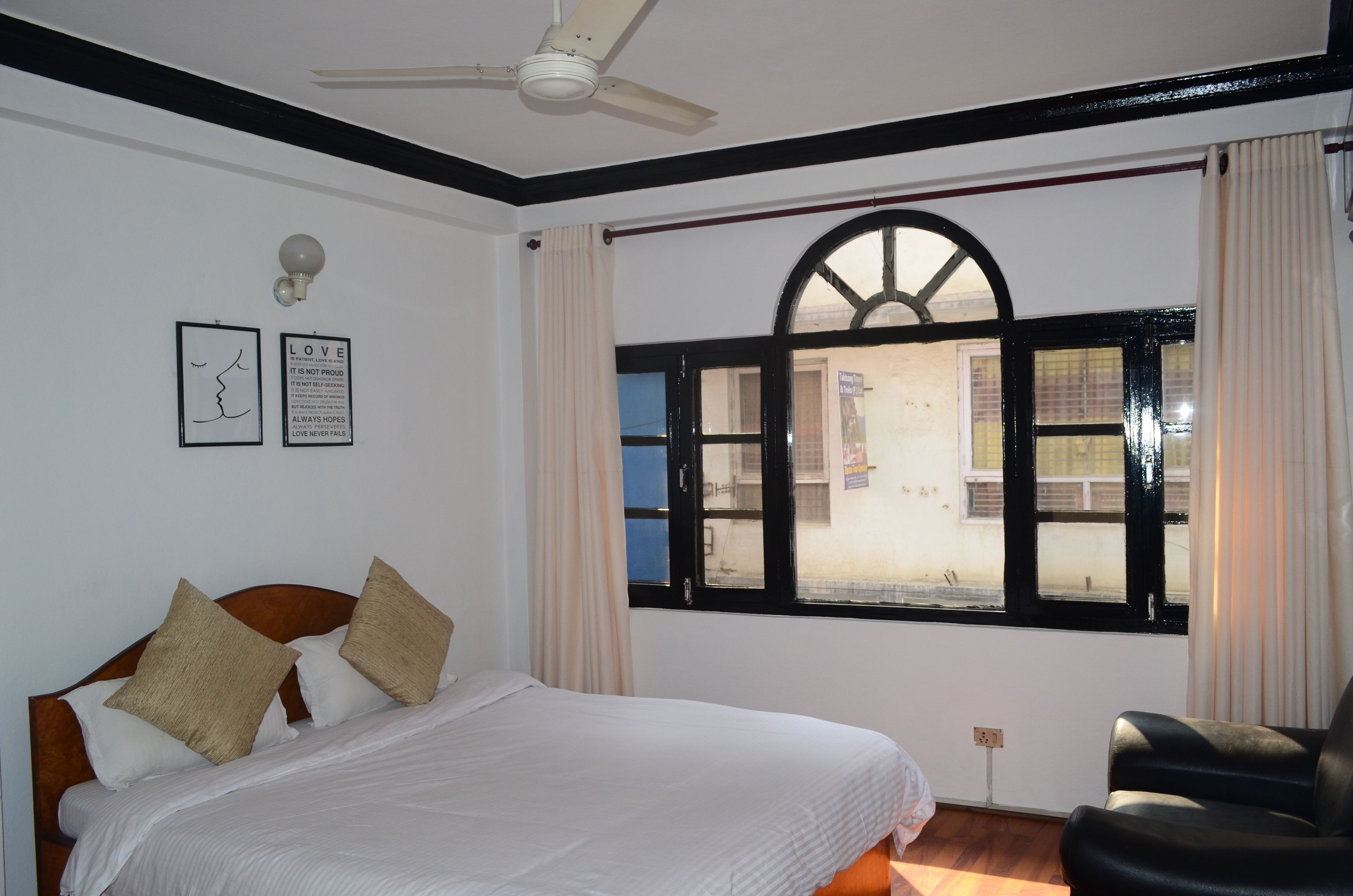 standard single room | individually decorated, individually furnished, desk, rollaway beds