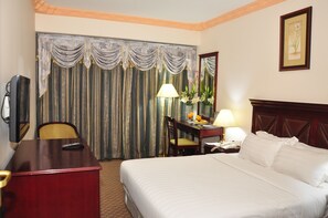 Exclusive Triple Room | Minibar, in-room safe, desk, iron/ironing board - Hotel Sweet Dream (Dhaka)