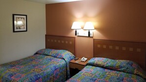 Desk, iron/ironing board (on request), WiFi (free) - Americas Best Inn Macon (Macon)