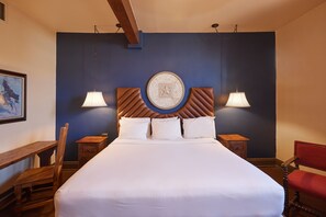 Standard Room, 1 King Bed | Premium bedding, minibar, in-room safe, individually decorated - Stockyards Hotel (Fort Worth)