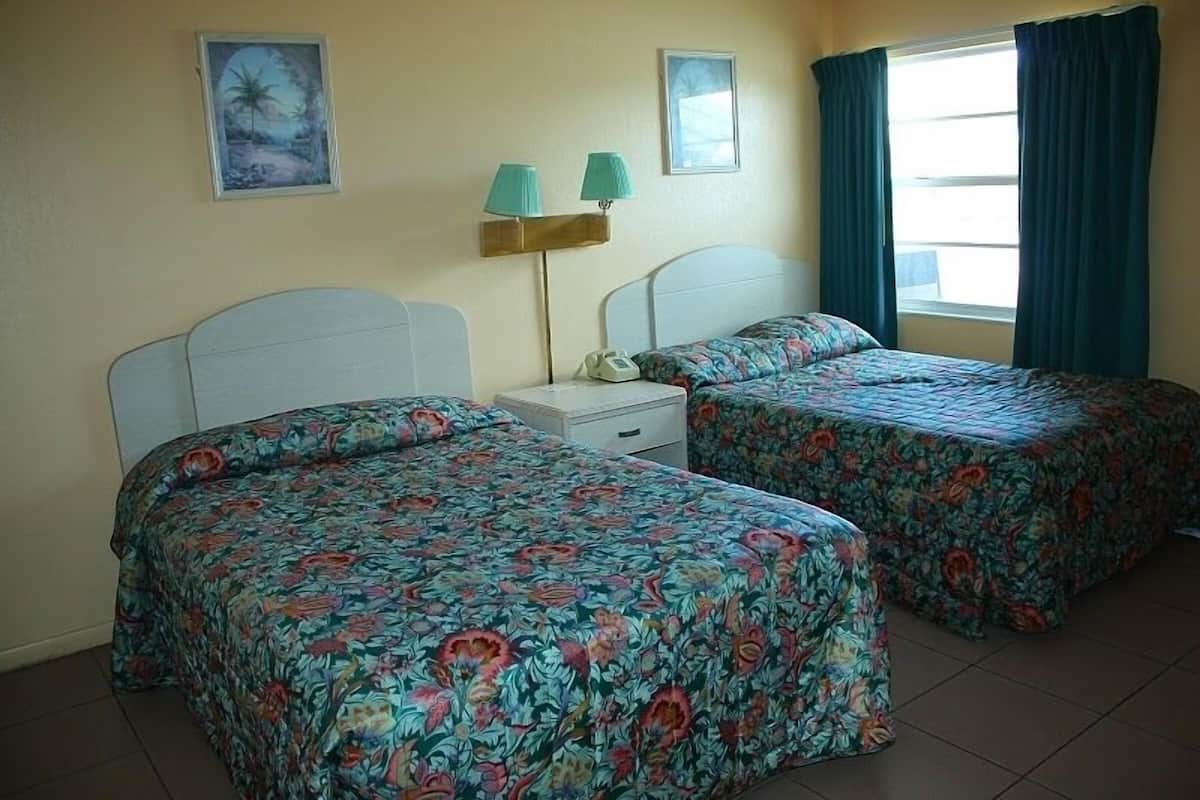 Standard-Doppelzimmer | Bügeleisen/Bügelbrett, Zustellbetten, kostenloses WLAN