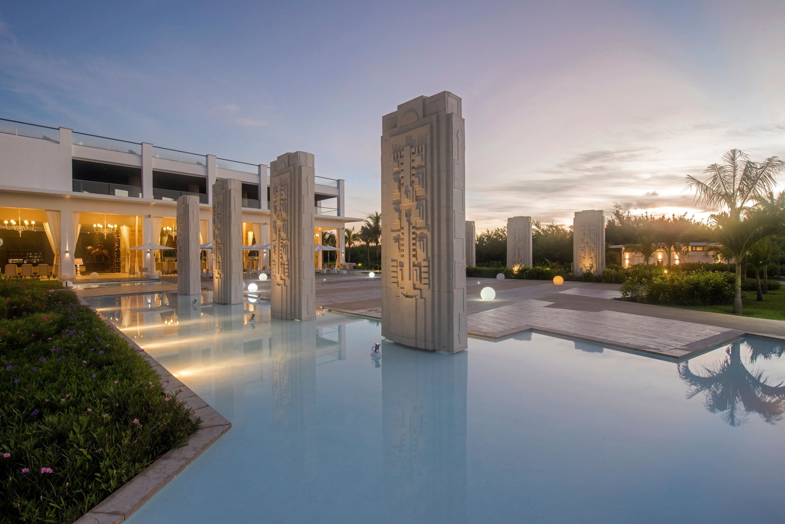 13 piscinas al aire libre, sombrillas, tumbonas