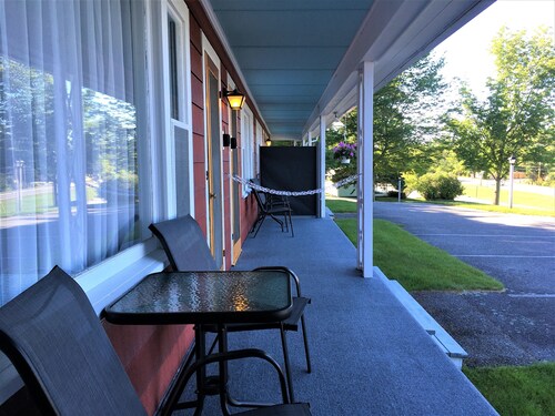 Highbrook Motel