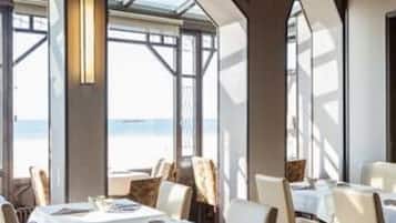 Bao gồm bữa sáng buffet