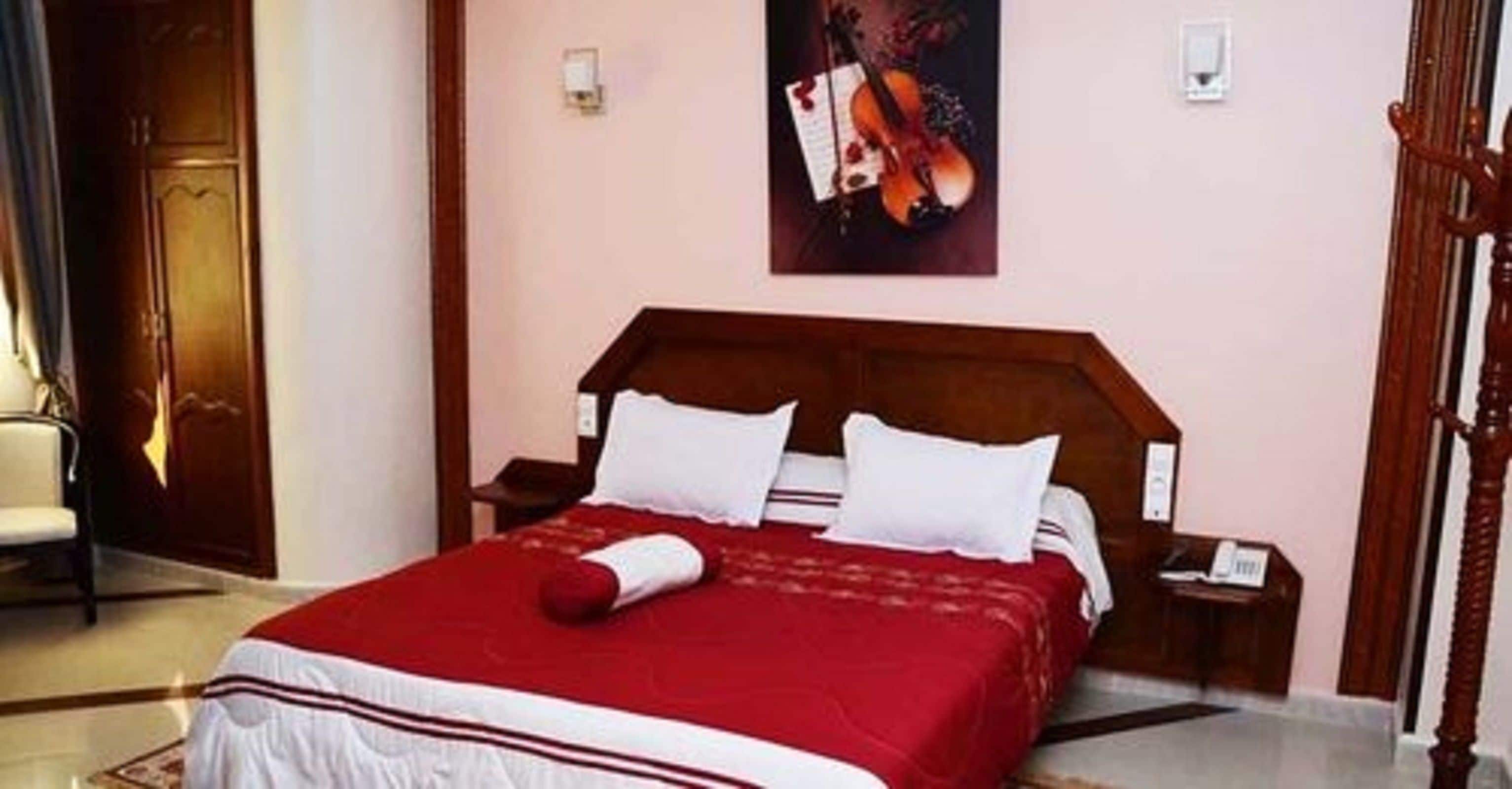 suite | premium bedding, individually furnished, desk, iron/ironing board