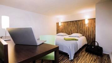 Premium bedding, in-room safe, desk, soundproofing