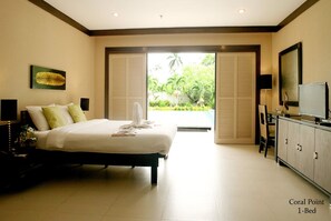 Family Studio | Desk, free WiFi