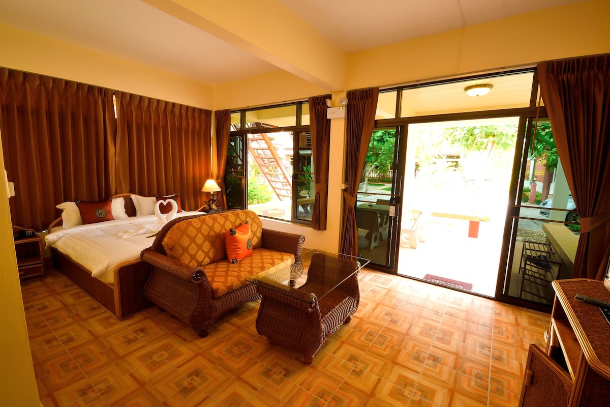 Family Villa, 1 Bedroom | 1 bedroom, free minibar items, in-room safe, blackout curtains