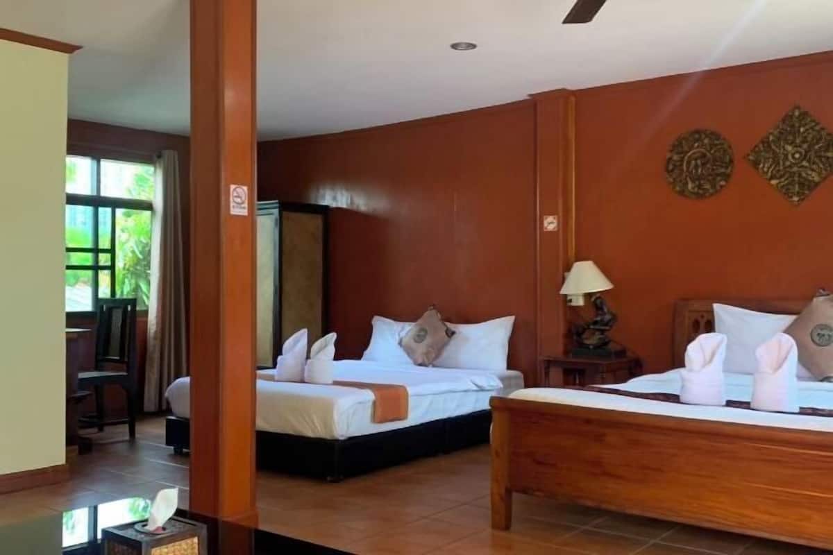 1 bedroom, free minibar items, in-room safe, blackout curtains