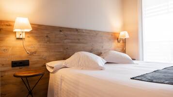 1 slaapkamer, een kluis op de kamer, een laptopwerkplek