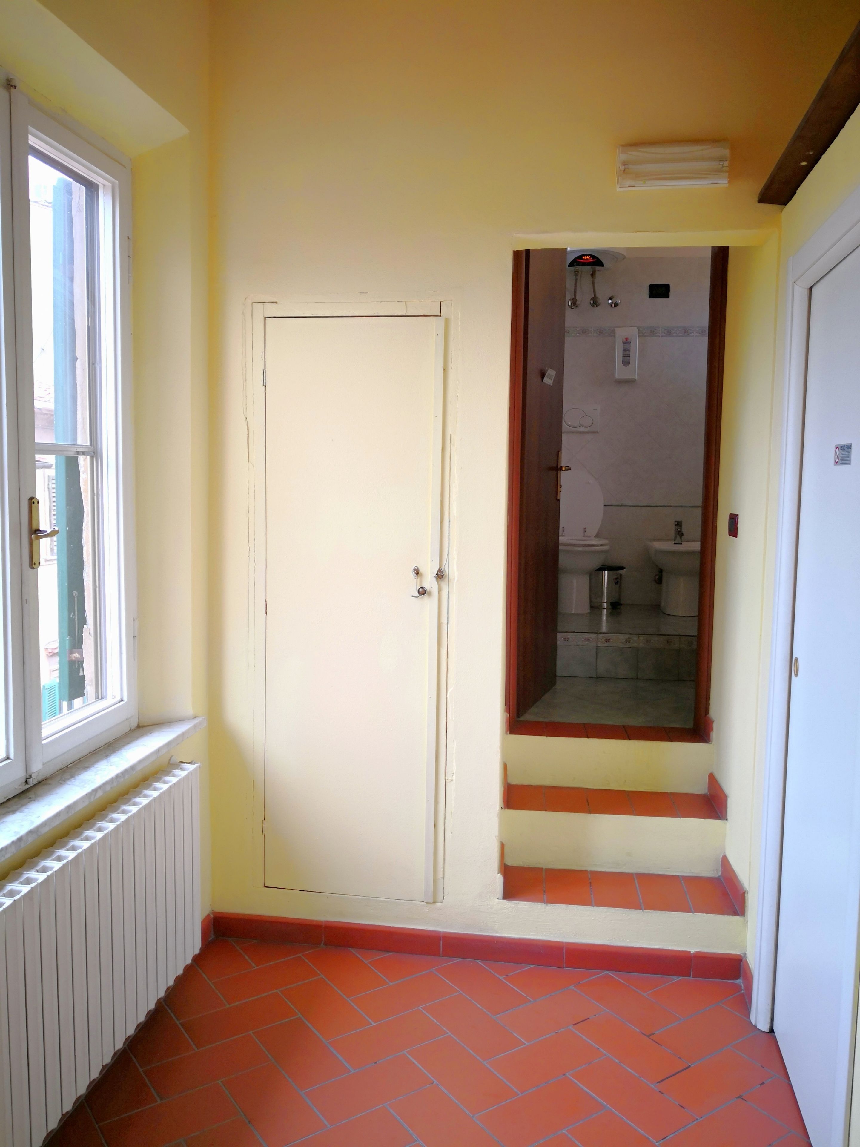 Foto - Window To The Tower