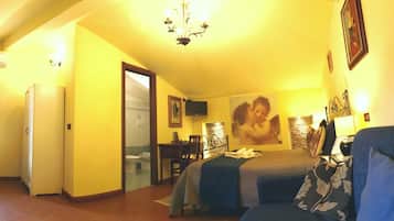 1 Schlafzimmer, Daunenbettdecken, Minibar, Schreibtisch