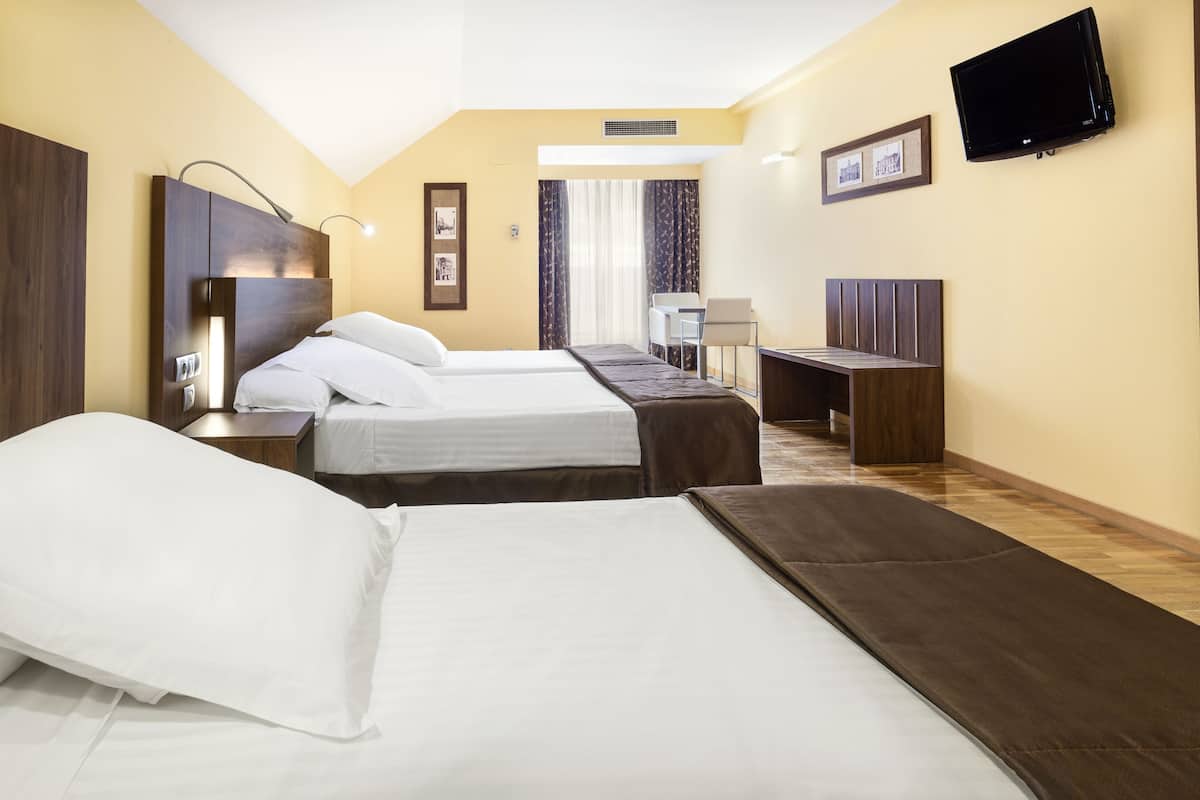 triple room | minibar, in-room safe, soundproofing, free wifi