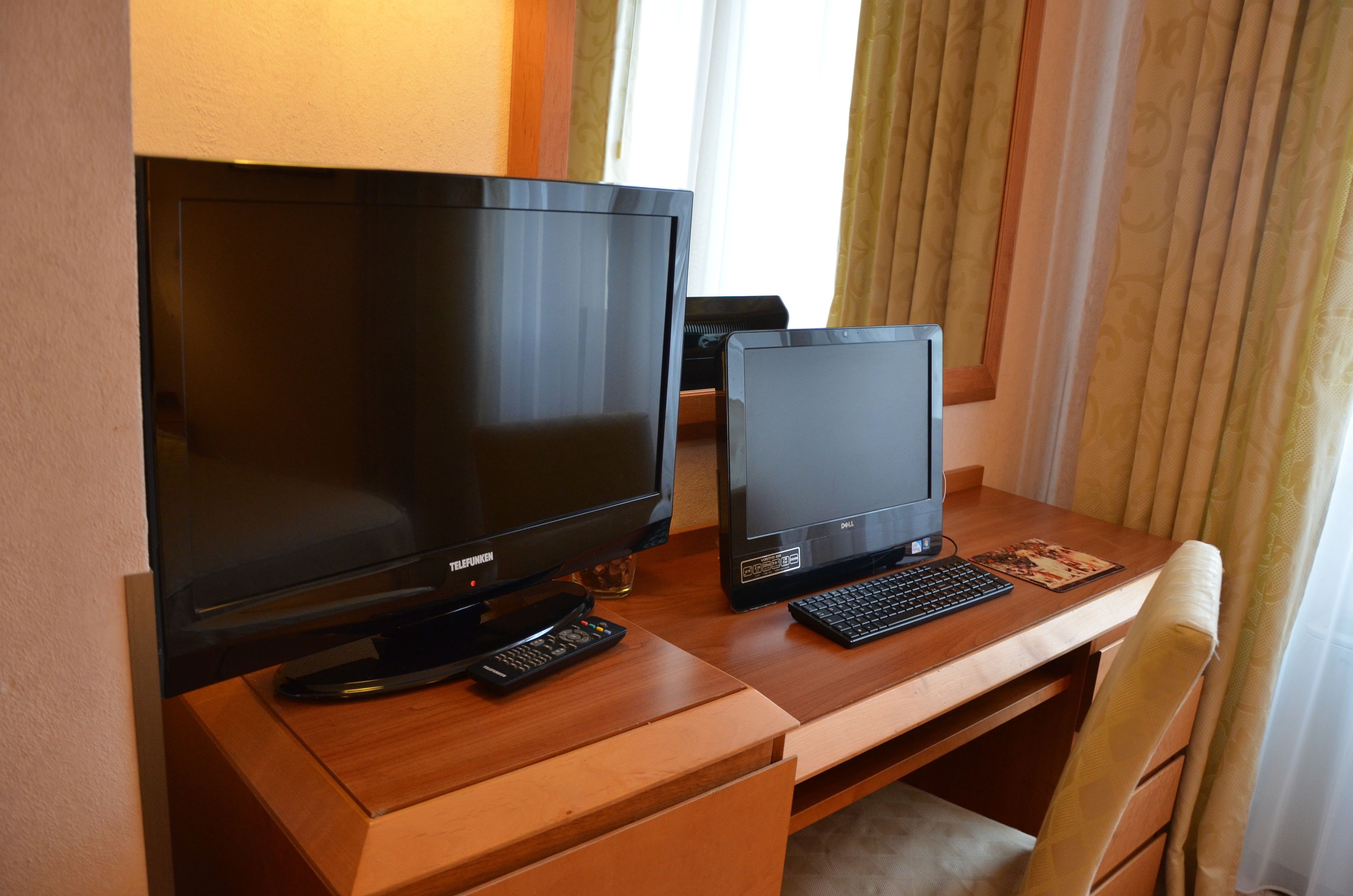 1 bedroom, in-room safe, desk, laptop workspace