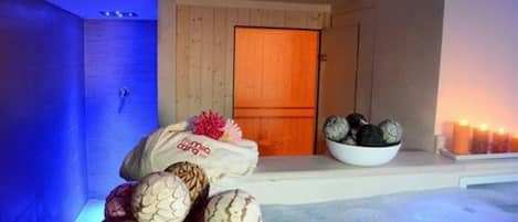 Bañera de hidromasaje cubierta