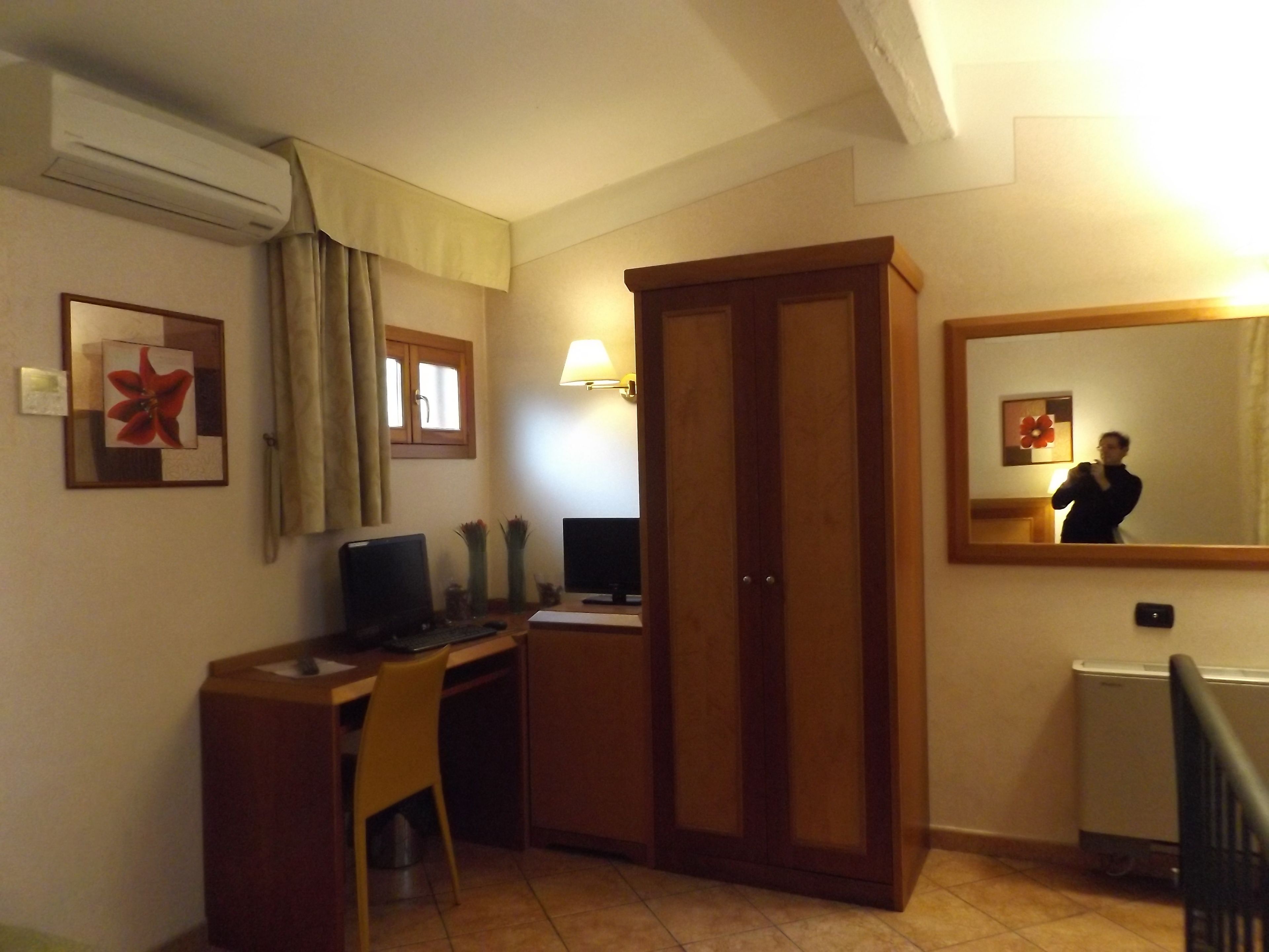 1 bedroom, in-room safe, desk, laptop workspace