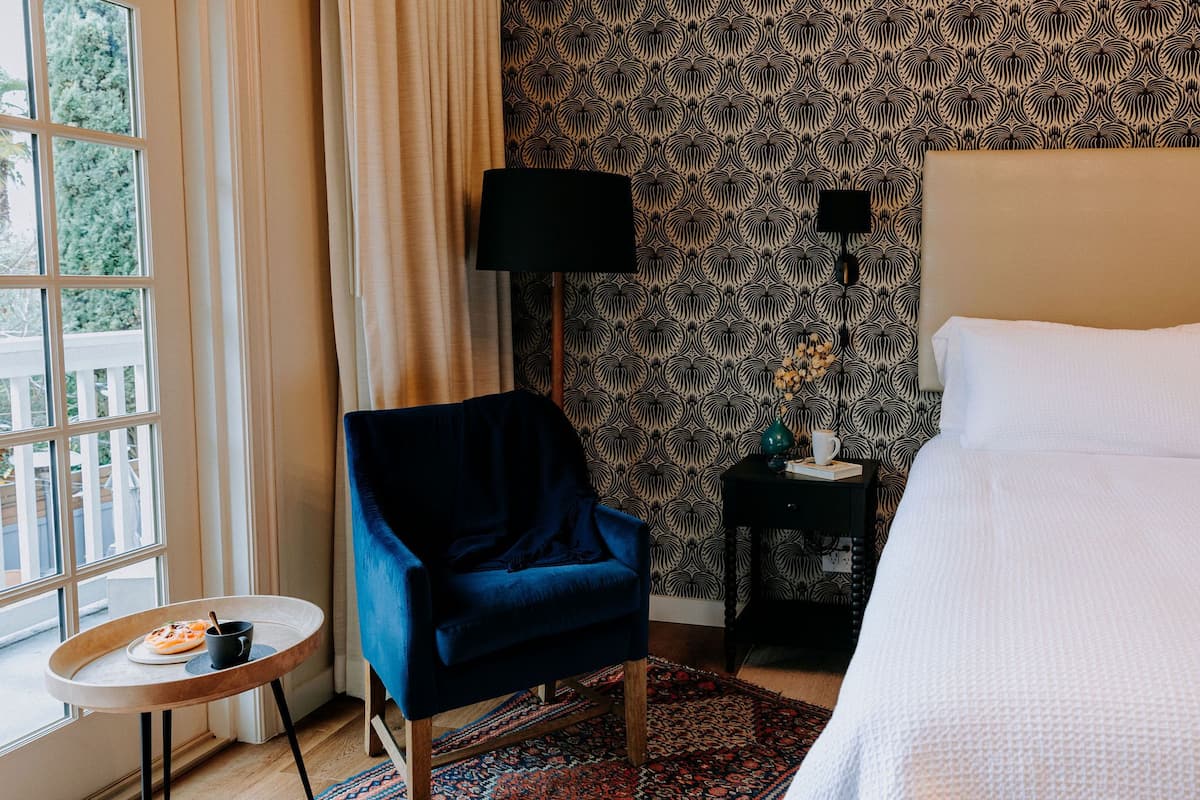 Deluxe Room, 1 King Bed (Standard Deluxe King) | In-room safe, iron/ironing board, free WiFi, bed sheets