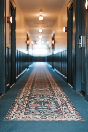 Interior - El Dorado Hotel (Sonoma)
